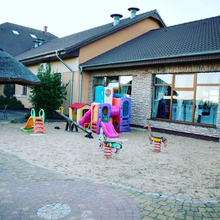 Słupca Hotel Magnat מראה חיצוני תמונה
