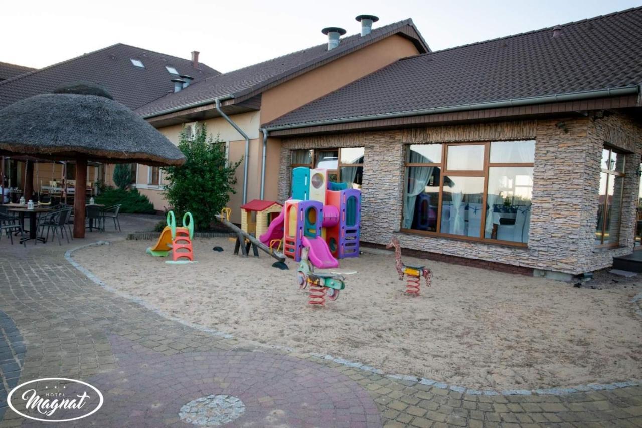 Słupca Hotel Magnat מראה חיצוני תמונה