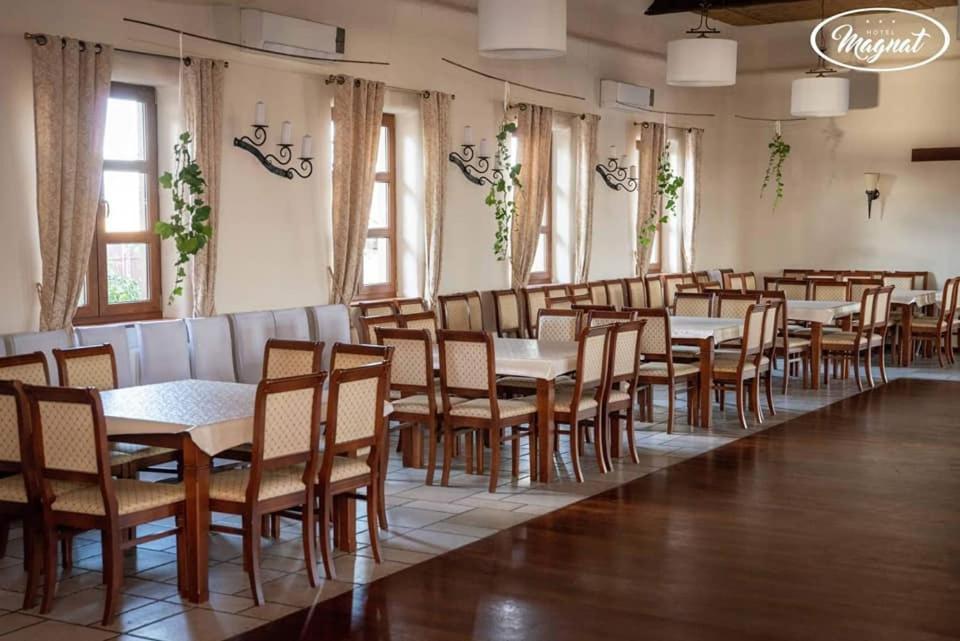 Słupca Hotel Magnat מראה חיצוני תמונה