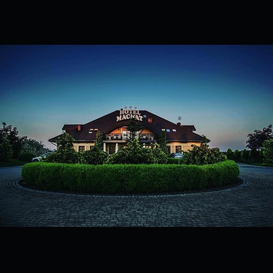 Słupca Hotel Magnat מראה חיצוני תמונה