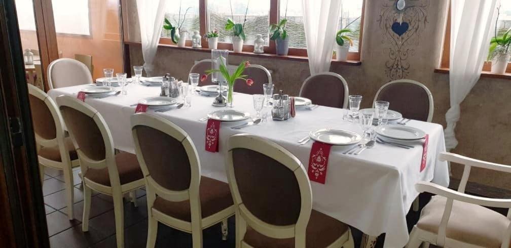 Słupca Hotel Magnat מראה חיצוני תמונה